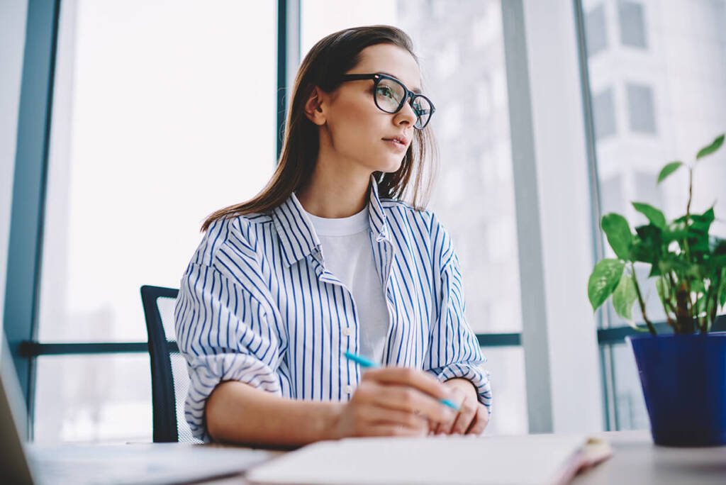 woman doing some keyword research